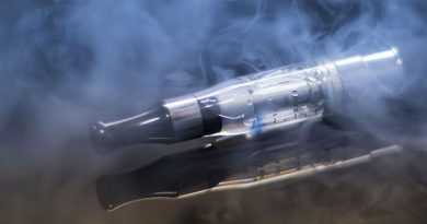 E-cigarrillos: Tan Dañinos como el Tabaco para<br>la Salud Bucodental E-cigarrillos: Tan Dañinos como el Tabaco para<br>la Salud Bucodental